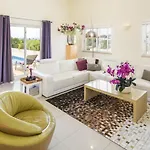 Vila Povo Do Burro, Beautiful And Elegant Villa, Few Minutes Walk To *