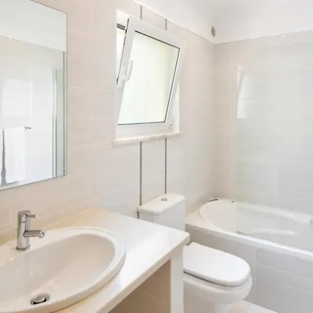 Villa Povo Do Burro, Beautiful And Elegant Villa, Few Minutes Walk To Centre Carvoeiro (Lagoa)
