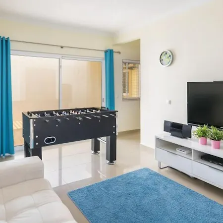 Povo Do Burro, Beautiful And Elegant Villa, Few Minutes Walk To