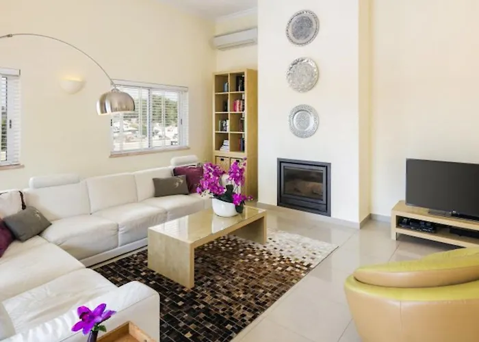 וילה Povo Do Burro, Beautiful And Elegant Villa, Few Minutes Walk To קארבואירו