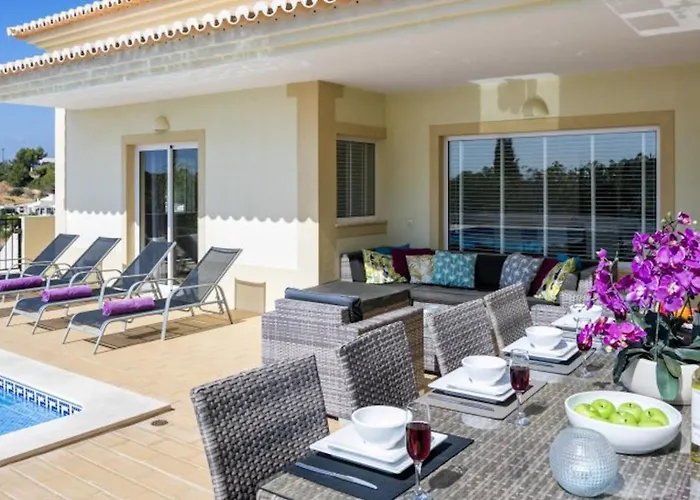Povo Do Burro, Beautiful And Elegant Villa, Few Minutes Walk To カルヴォエイロ
