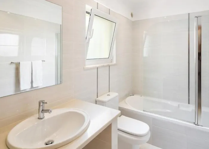 וילה Povo Do Burro, Beautiful And Elegant Villa, Few Minutes Walk To קארבואירו