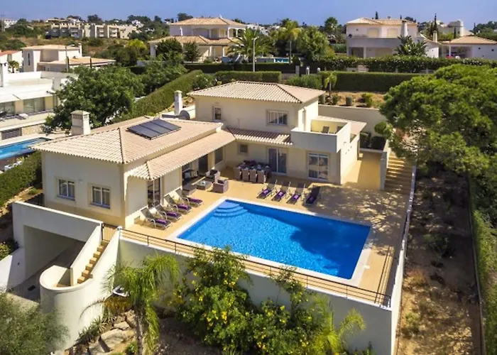 Povo Do Burro, Beautiful And Elegant Villa, Few Minutes Walk To וילה *