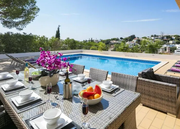 ヴィラ Povo Do Burro, Beautiful And Elegant Villa, Few Minutes Walk To *