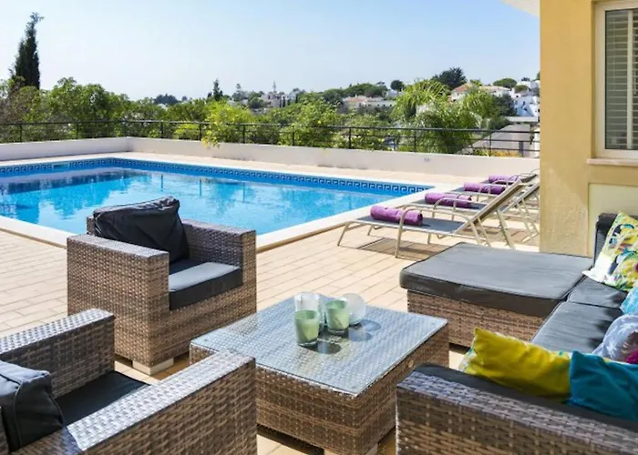 Povo Do Burro, Beautiful And Elegant Villa, Few Minutes Walk To *