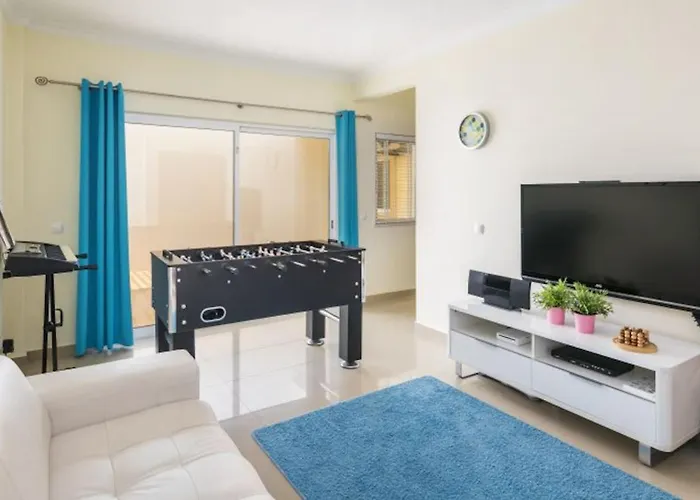 Povo Do Burro, Beautiful And Elegant Villa, Few Minutes Walk To