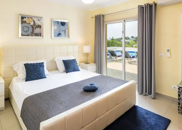 וילה Povo Do Burro, Beautiful And Elegant Villa, Few Minutes Walk To קארבואירו